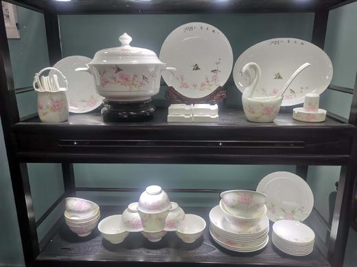 徐家星：60头手绘粉彩水点桃花餐具 商品图0