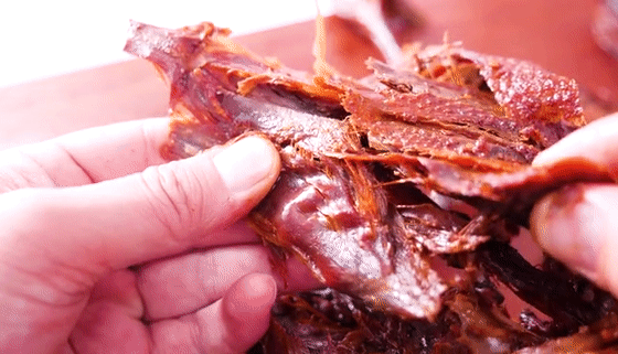  骨肉酥香，爽翻舌尖！来自湖南的碎碎鸭，吃一口就上瘾，好吃到骨头都不剩！ 