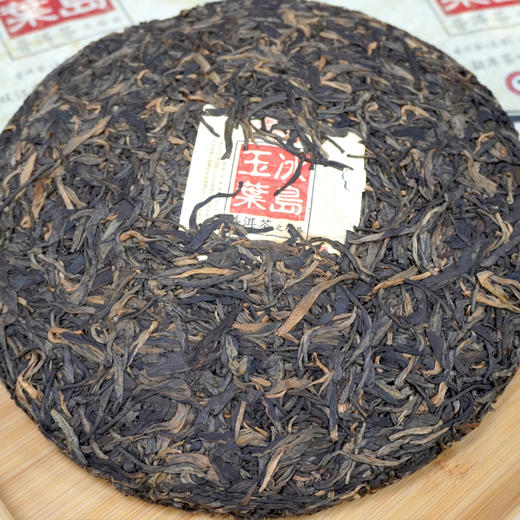 【经典冰岛】2012年经典勐库戎氏冰岛玉叶 一片500克 目前这个年份喝很好感受冰岛的特点 回甘生津强烈冰糖甜明显很柔和 商品图7