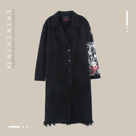 BH93247572卡通趣味印花破损长款风衣