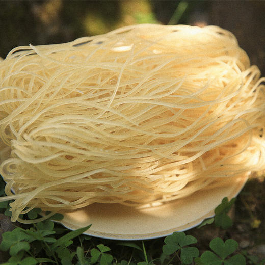 浔隐山 葛根粉丝 徽州野生葛根制 0脂细厥根蕨根粉凉拌葛根酸辣非土豆宽川粉丝粉条 250g/袋 商品图0