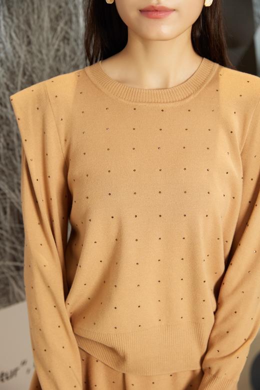 驼色方格烫钻针织套装 商品图7