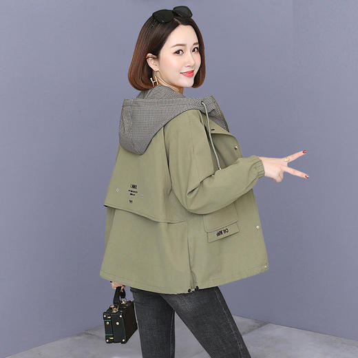 WYG 2061春秋新款四十岁洋气加厚二八月宽松短款风衣 商品图3