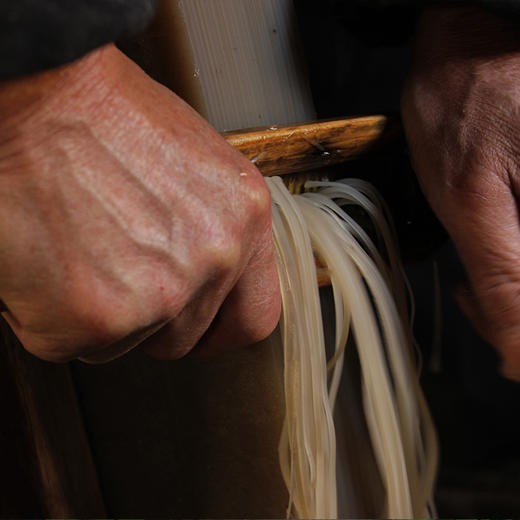 浔隐山 葛根粉丝 徽州野生葛根制 0脂细厥根蕨根粉凉拌葛根酸辣非土豆宽川粉丝粉条 250g/袋 商品图2
