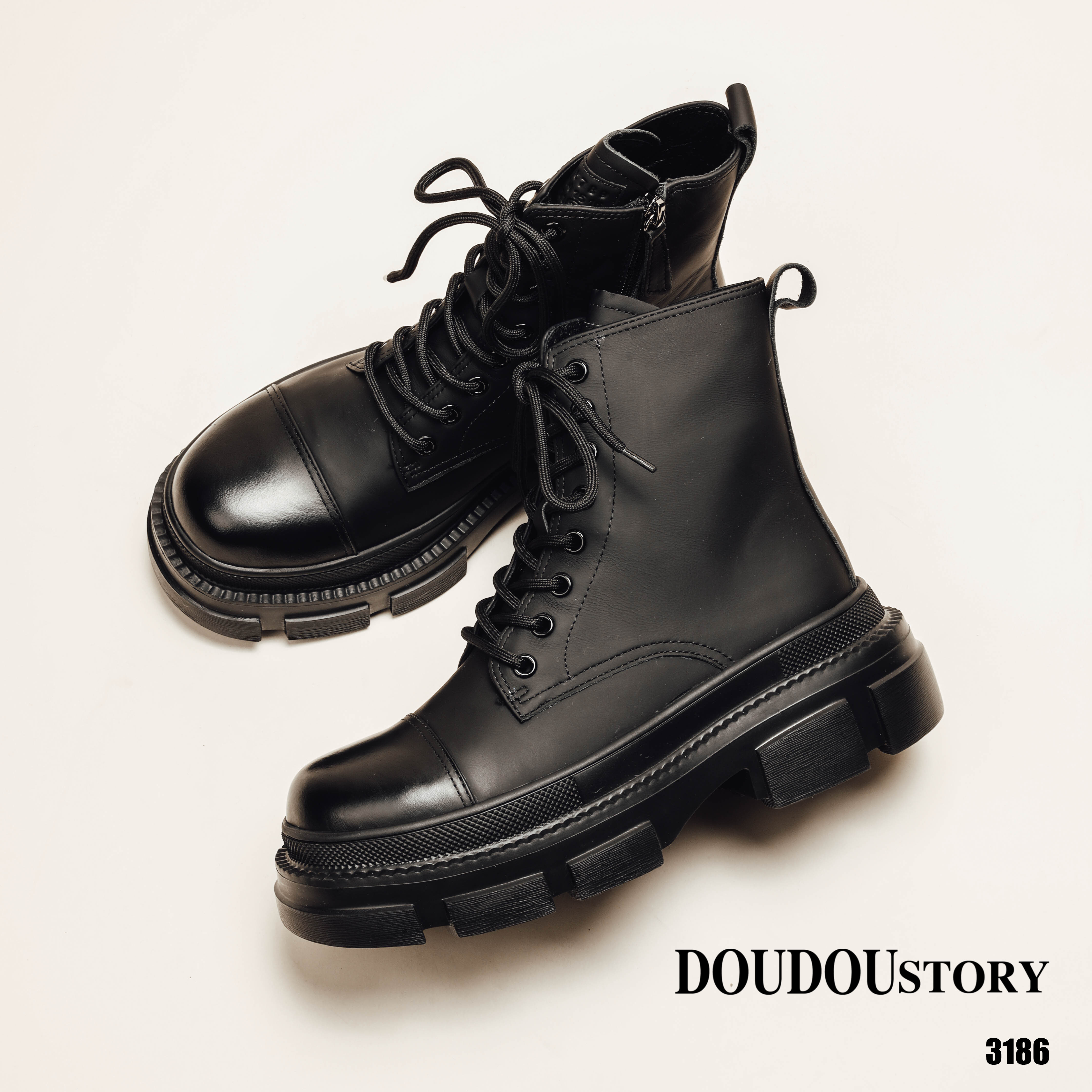 卡卡诺亚 时尚个性拼接马丁靴 3186