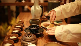 为什么懂行的人都在囤新茶，喝老茶？