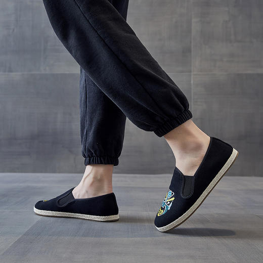 复古风  脸谱刺绣草本布鞋 商品图1