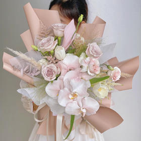 《粉黛》喷染混搭花束