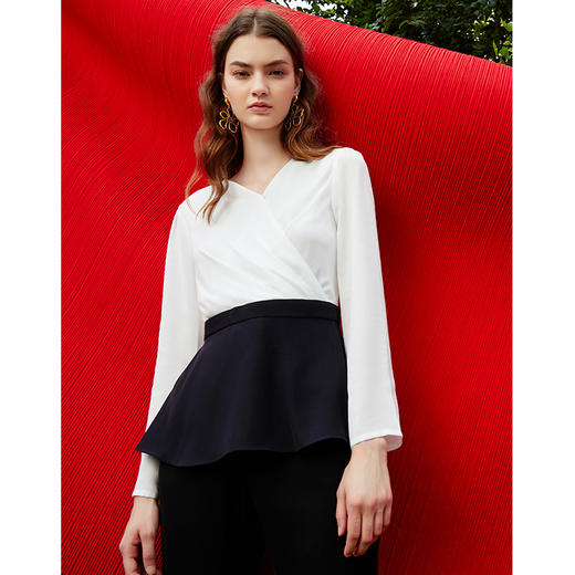 EITIE爱特爱气质通勤职业撞色V领显瘦收腰上衣女C2113814 商品图2