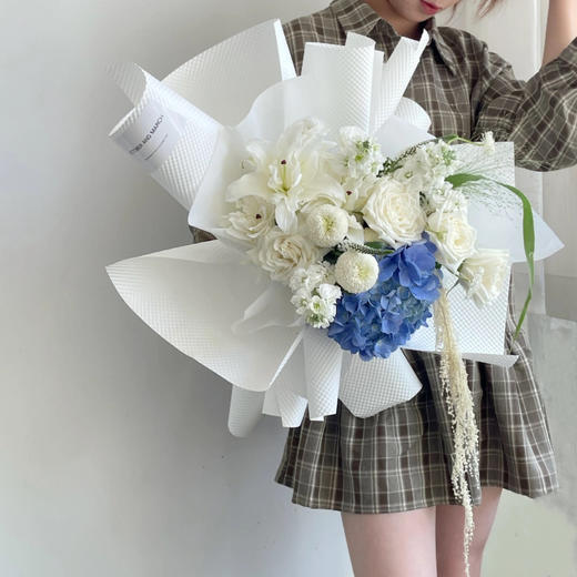 《蓝星晴》绣球混搭花束 商品图1