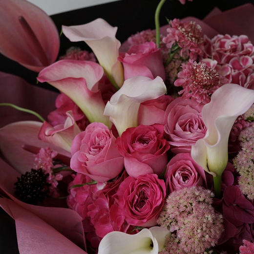 《焰》高冷暗红色系进口花混搭花束 商品图2