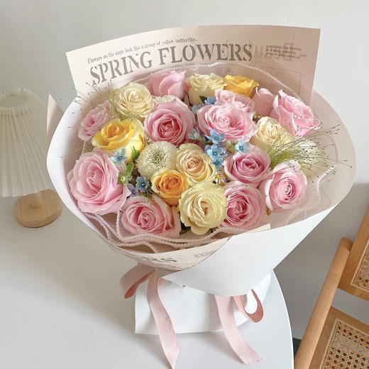 《春日花园》粉玫瑰俄式混搭花束 商品图0