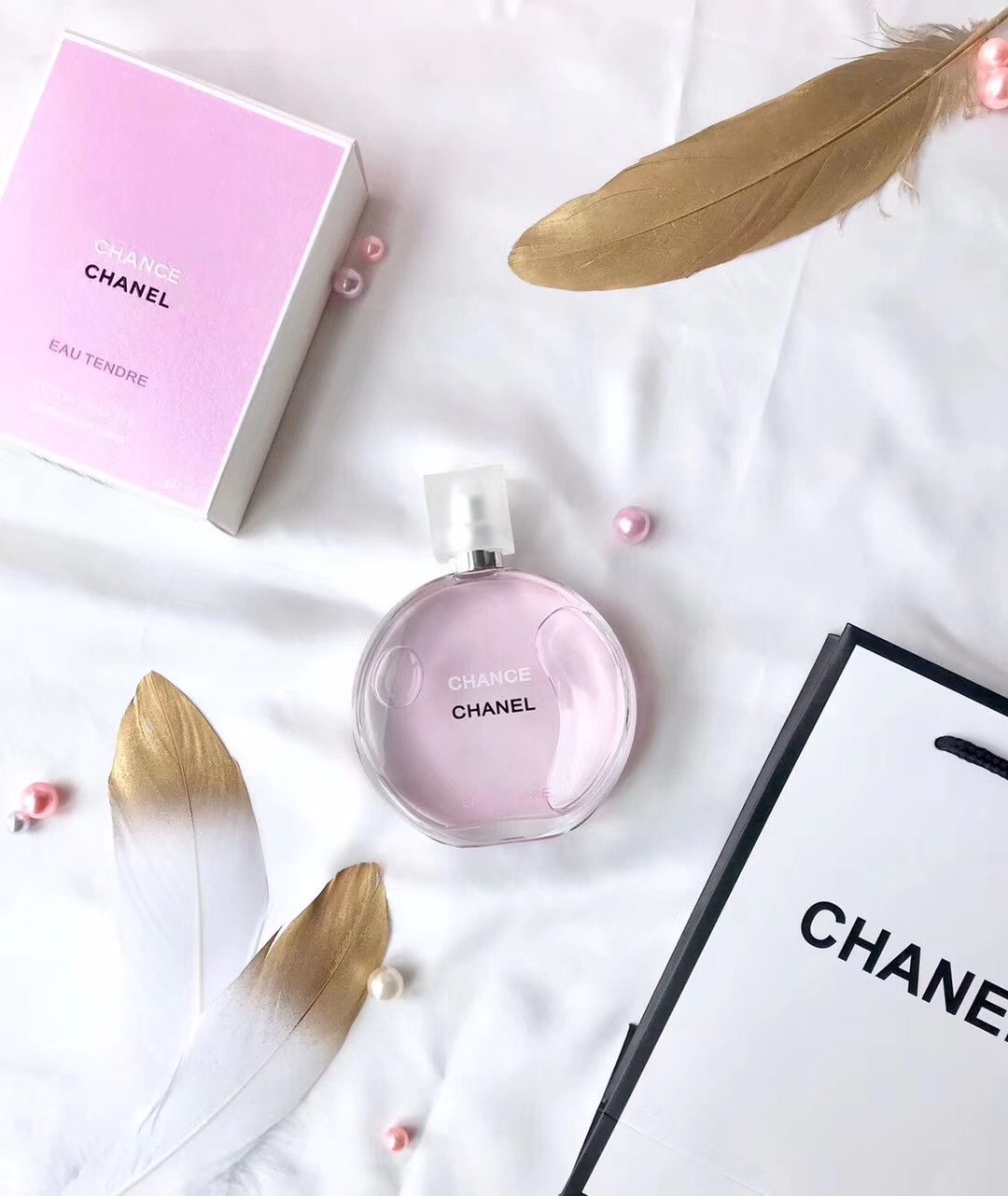 香奈儿 Chanel 粉色邂逅柔情香水     这款是我现在喜欢的一款味道