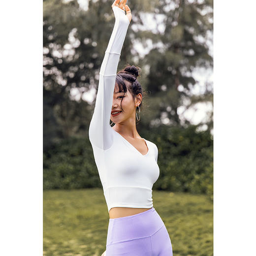 【裸感拼肌理】V领带胸垫瑜伽服上衣女短弹力紧身衣显瘦长袖 商品图0