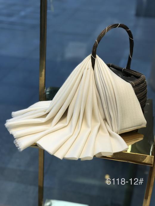 优品堂《婉丽》100％羊毛围巾披肩两用 商品图2