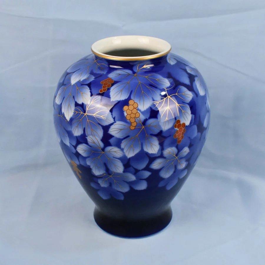 日本皇室御用陶瓷有田烧深川制磁花瓶原木盒保留实物见视频