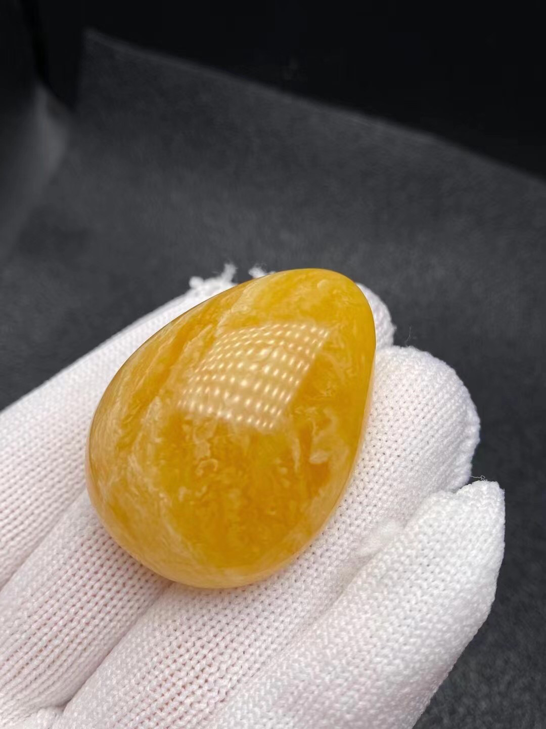 【重阳特惠】俄料白花虎皮纹蜜蜡吊坠12.12g