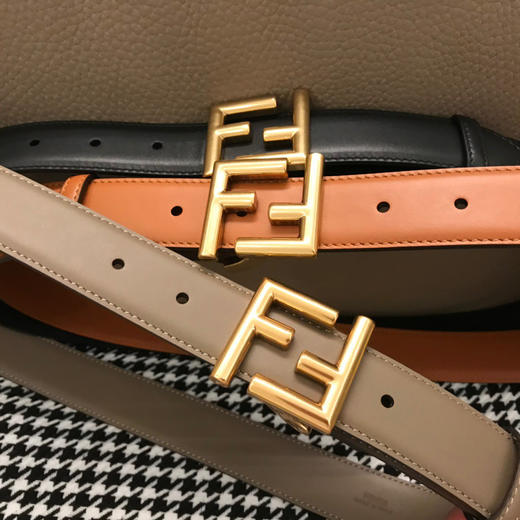 前所未有的福利！FD腰带 三个颜色都是超级耐看高级！扛打的金刚颜色！金棕 大象灰 黑色！双F扣 你们看 很奇特 在腰间 有一种悬浮感！绝了！ 商品图7