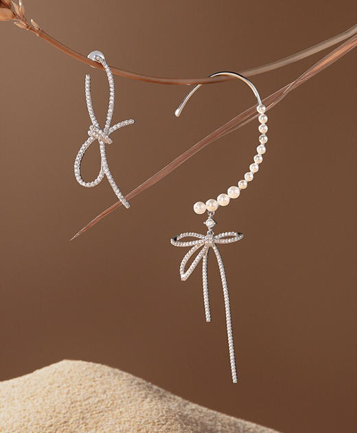 价值1390 HF何&方贝珠蝴蝶结耳环 反向耳挂（单只右耳）简约小众耳坠耳扣耳饰品 气质拿捏得死死的 与众不同 商品图2