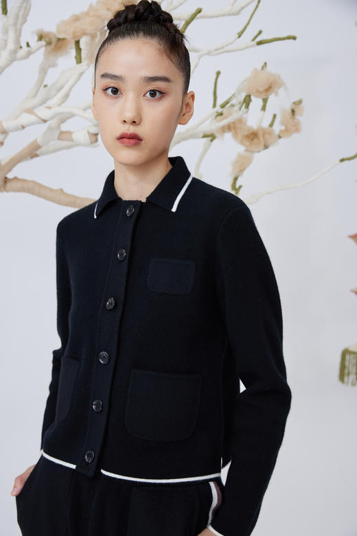 针梭相拼翻领羊绒女开衫 商品图5