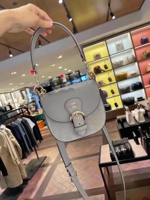 3折只要￥1280直邮到手！Coach女士马鞍翻盖单肩斜挎包包Kleo 17简约纯色系 商品图3