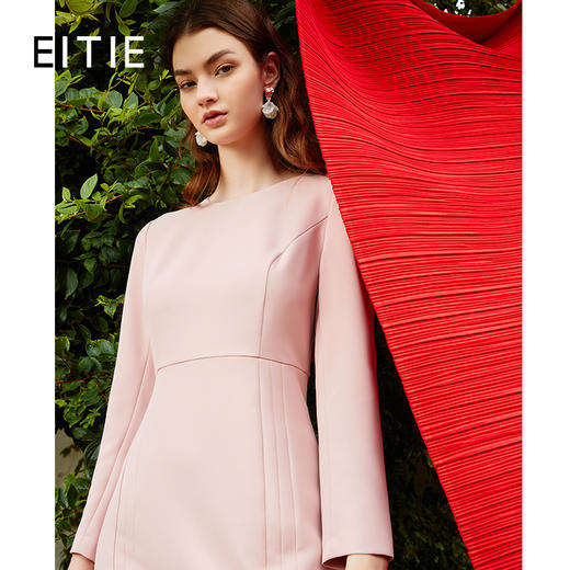 EITIE爱特爱21秋季新款时尚洋气收腰包臀显瘦气质纯色压褶连衣裙C2107820 商品图0