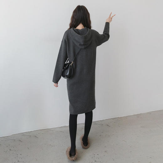 【做绝美“孕妈”】秋冬款孕妇装韩版连帽毛衣时尚卡通减龄毛衣裙宽松大码上衣潮妈装 商品图3