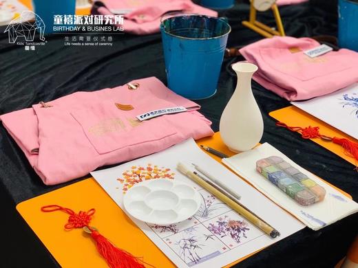 粉彩花卉纹玉壶春瓶摆件 商品图1