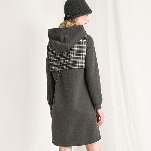 Famecoco范可儿拼接卫衣裙秋冬款宽松连衣裙F218FA008 商品图2