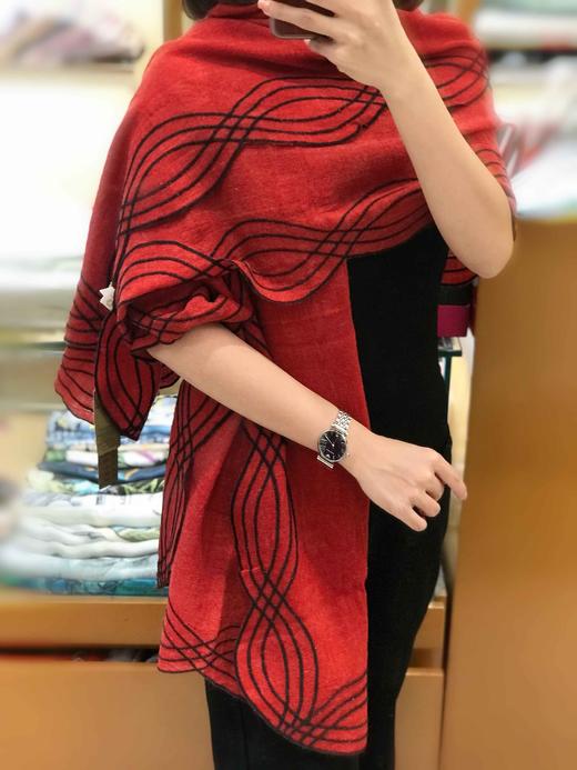 优品堂《芭蕉波浪巾》羊毛绣围巾披肩两用 商品图3