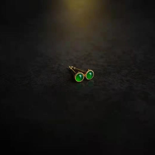 龢盒原创 18k金镶冰绿翡翠豆豆耳钉 商品图0