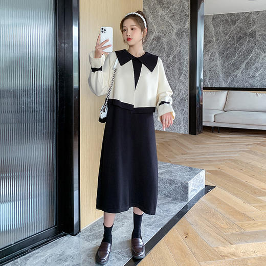 【宽松显瘦 气质有型】孕妇装秋冬季气质小香风娃娃领假两件套针织连衣裙毛衣孕期哺乳期长款辣妈哺乳裙 商品图3