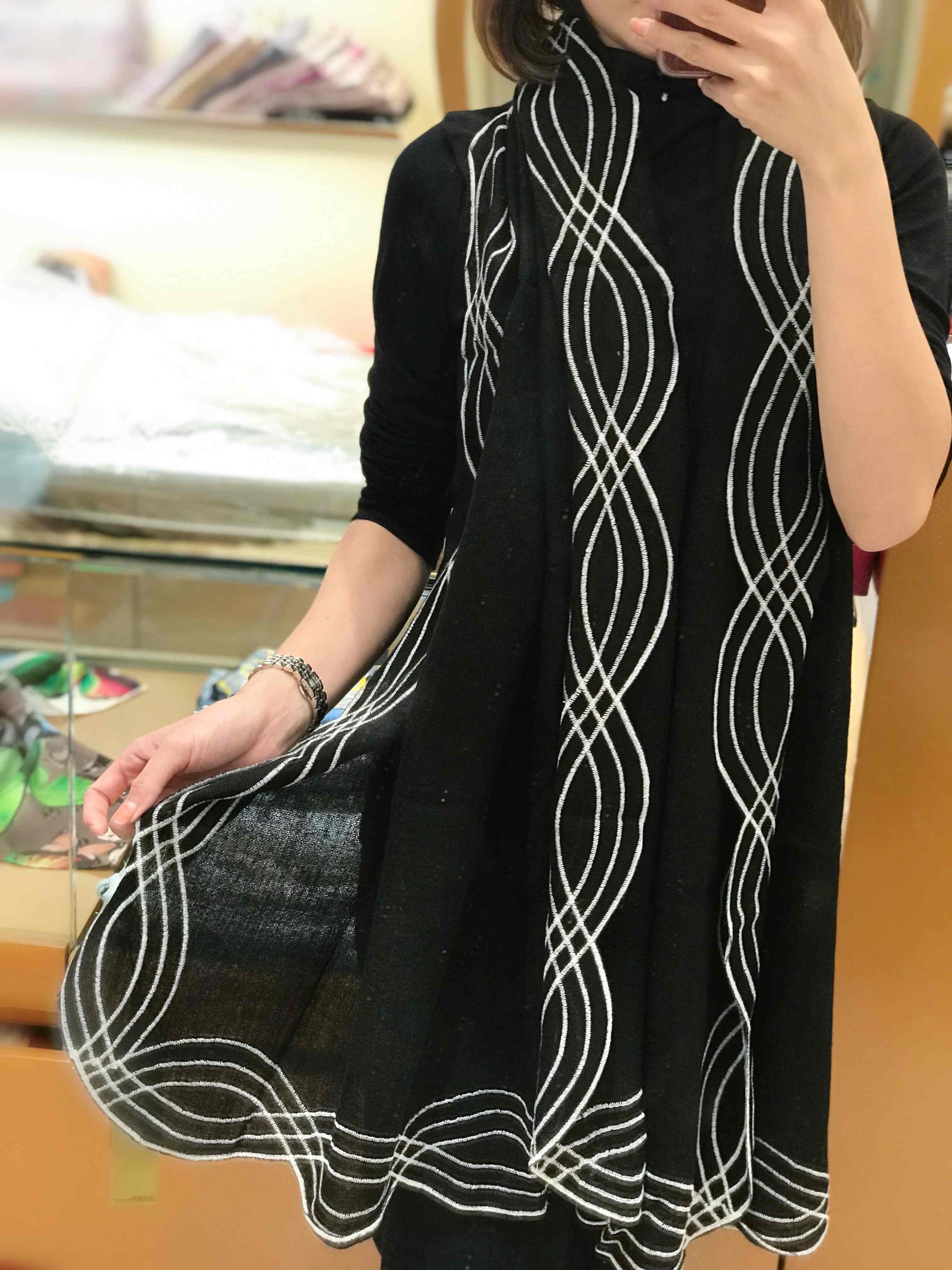 优品堂《芭蕉波浪巾》羊毛绣围巾披肩两用