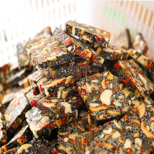 热卖【手作芝麻糕】新鲜制作，一口就包含了多款食材，只用当季黑芝麻，八种食材，香软又养颜，满满的营养坚果和浓郁黑芝麻香，低糖配比，不腻口 商品图2