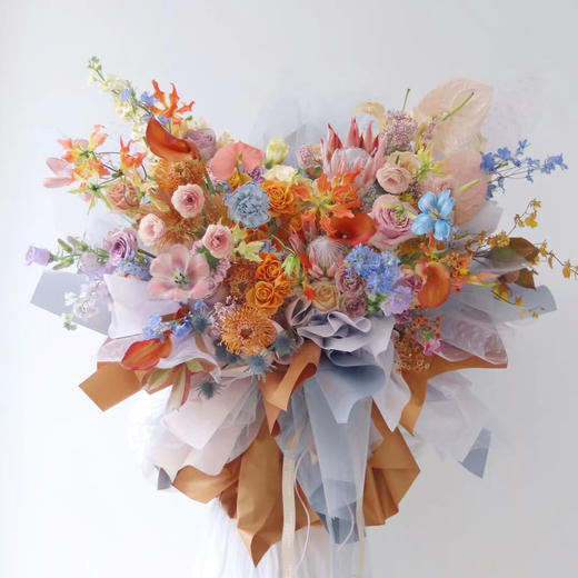 《绚烂》熊抱花束 商品图0