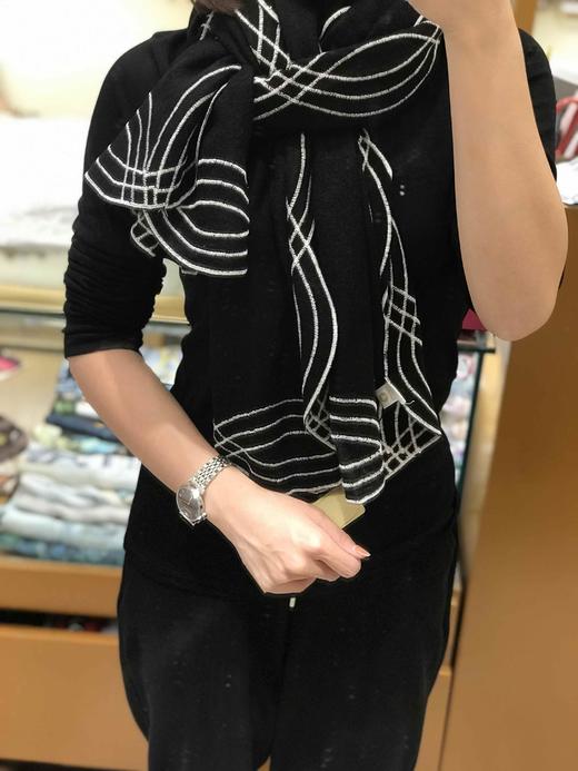 优品堂《芭蕉波浪巾》羊毛绣围巾披肩两用 商品图2