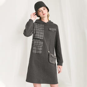 Famecoco范可儿拼接卫衣裙秋冬款宽松连衣裙F218FA008