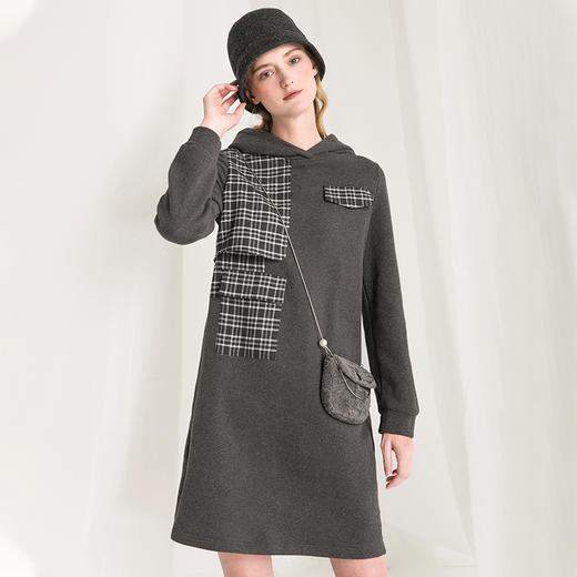 Famecoco范可儿拼接卫衣裙秋冬款宽松连衣裙F218FA008 商品图0