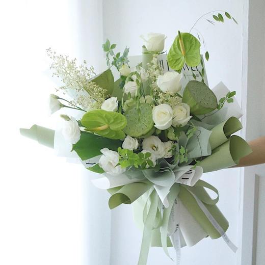 《西子湖畔》白绿色系花束 商品图1