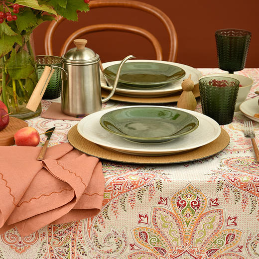 红色苏格拉底简约欧式佩斯利餐厅桌布 商品图3