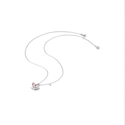 周大福和平天使系列铂金粉贝（鸽血红珐琅）莲花鸽项链 商品图1