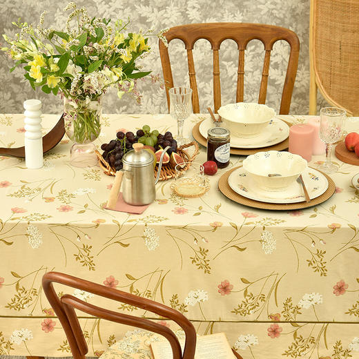 奶油色碎花北欧简约轻奢风桌布 商品图1
