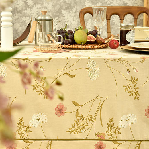 奶油色碎花北欧简约轻奢风桌布 商品图3