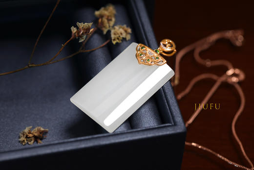 18K玫瑰金和田玉（白玉）镶钻吊坠--珠翠映绣 /弧面大方牌45*30*6.5mm 商品图2