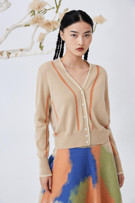 V领手工钩花羊绒女开衫 SJF93W105N 商品图0