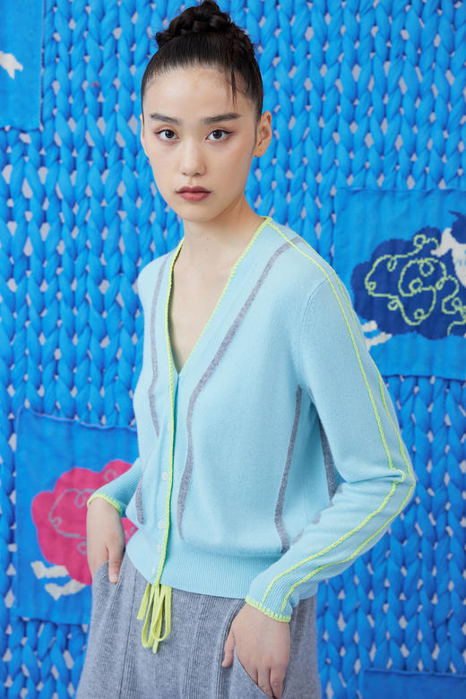 V领手工钩花羊绒女开衫 SJF93W105N 商品图8