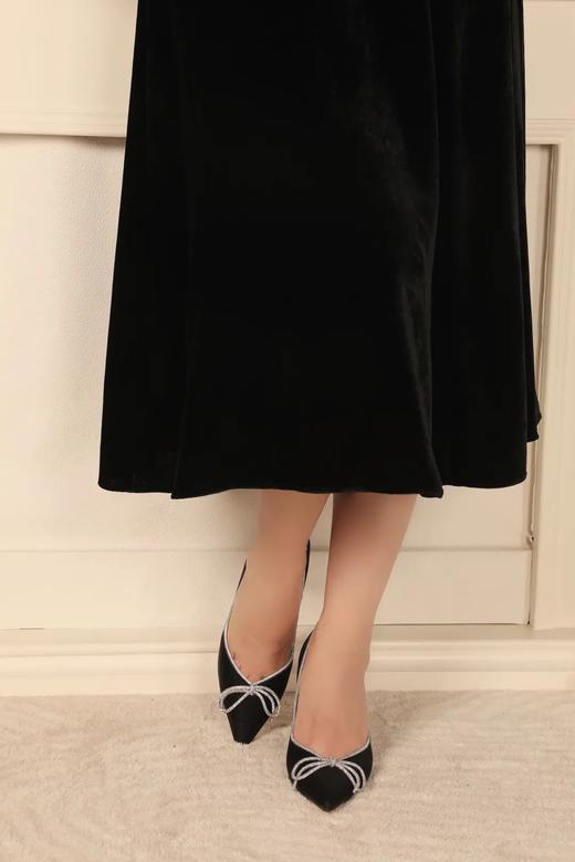 【断码特惠不退换】法式浅口水钻蝴蝶鞋高跟鞋丨鞋头鞋跟头层丝绒牛皮一气呵成 典雅镐级  鞋面精致水钻蝴蝶结设计 减龄时尚 经典不过时 鞋身水钻点缀  优雅气质羊皮垫脚 8cm鞋跟 脚感4公分 商品图7