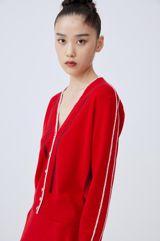 V领手工钩花羊绒女开衫 SJF93W105N 商品图1