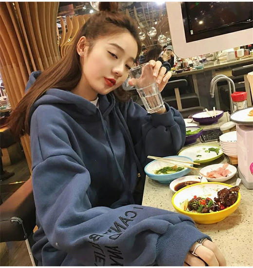 【秋冬ins减龄超飒卫衣，男女通用】加绒加厚  oversize版型宽松遮肉，保暖同时不显臃肿，面料软糯亲肤 商品图3