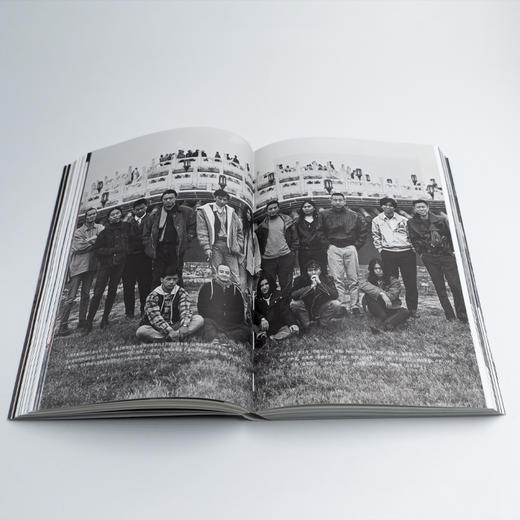 《返场》 90年代最鲜活的记忆 唤起一代人的情感回望 青春有很多问题，答案仍在风中飘荡 众多明星背后的故事 商品图3